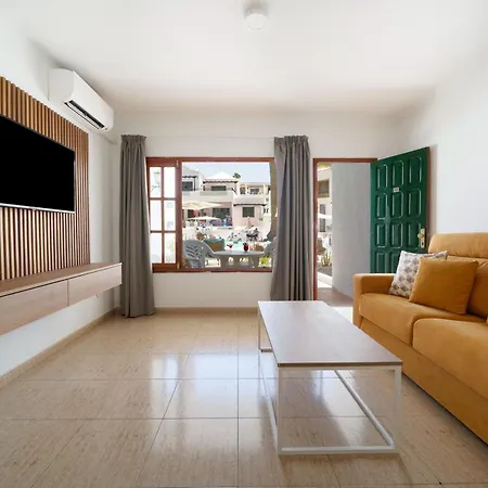 At 50m From The Ocean, With Wifi And Pool, In Puerto Del Carmen Apartament Puerto del Carmen (Lanzarote)